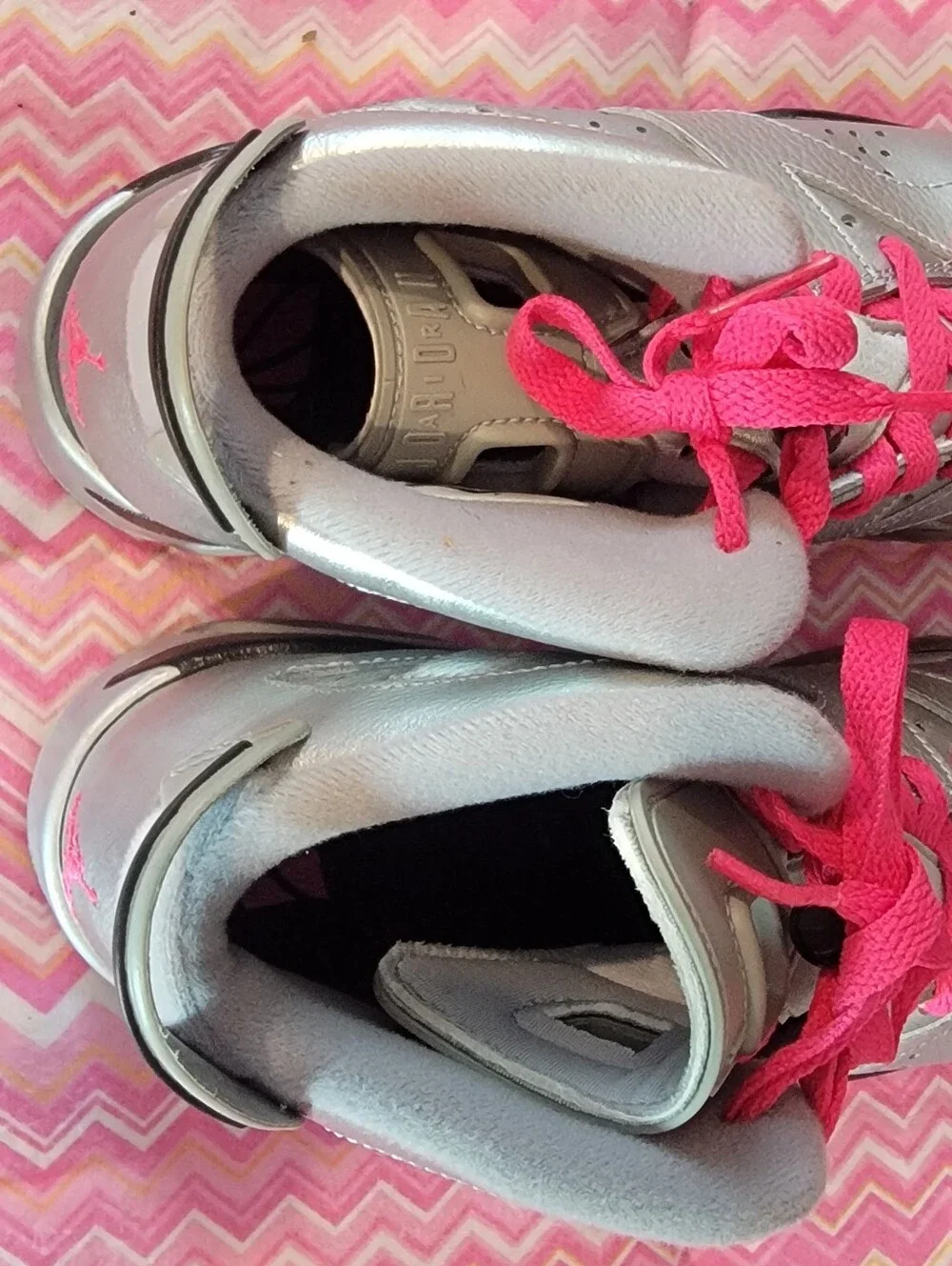 Air Jordan 6 Retro GS Valentine's Day 2014 Metallic Silver Pink Size 7Y